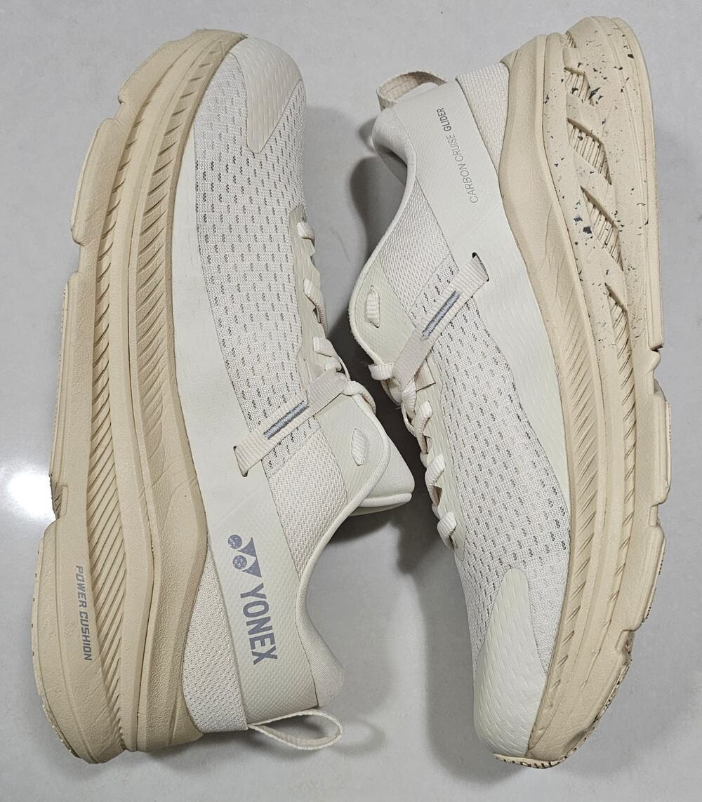 Yonex Carbon Cruise Glider Running Shoes Men’s US 9 White Athletic Sneakers UK 8